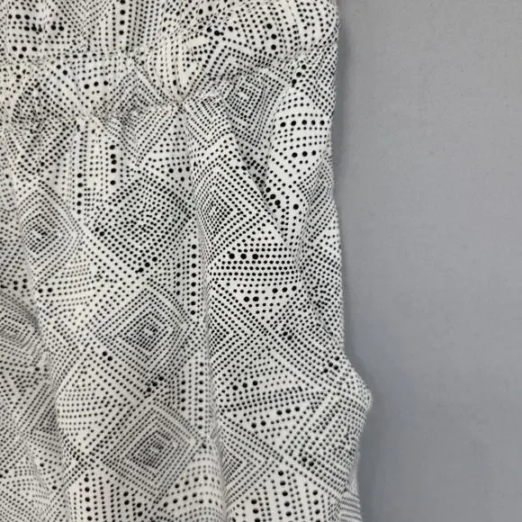 Old Navy Romper Womens Medium Geometric Print Button Front Shorts Rayon Playsuit - Picture 6 of 14